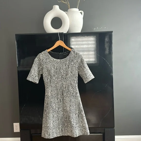 Banana Republic , size 0, bl/wh tweed dress - Picture 1 of 6